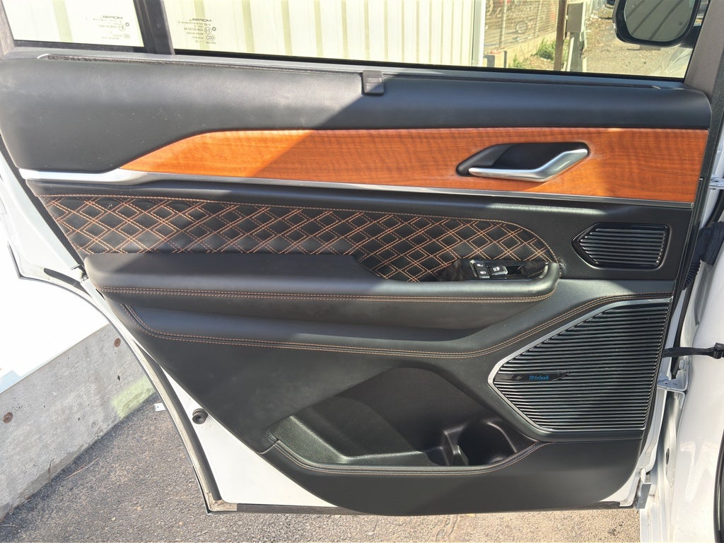 2022 Jeep Grand Cherokee L Summit Reserve