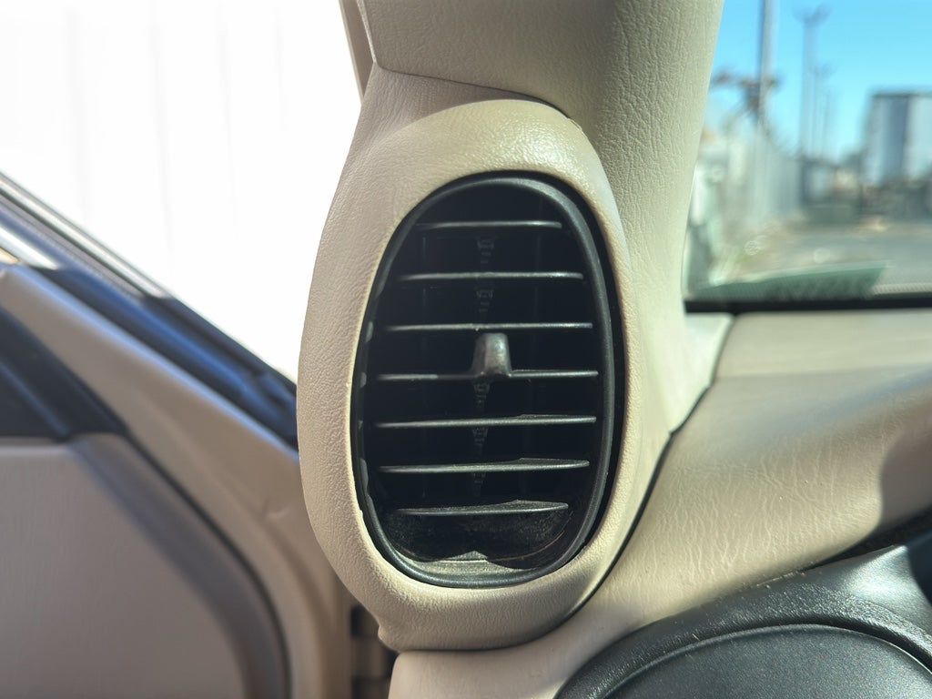 2005 Chevrolet Classic Base