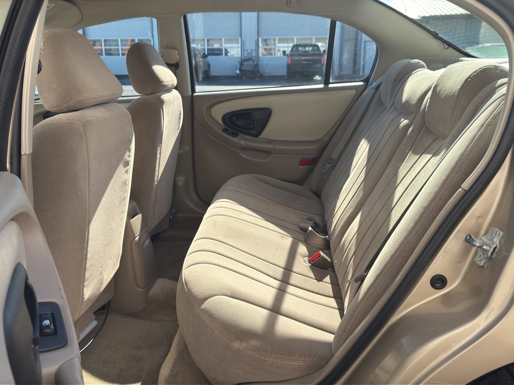 2005 Chevrolet Classic Base