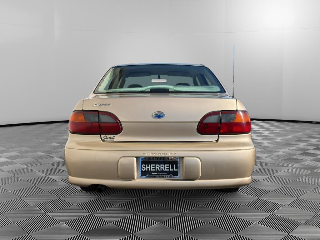 2005 Chevrolet Classic Base