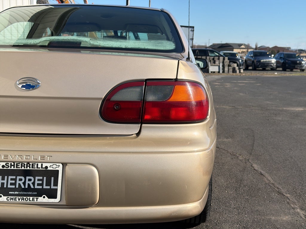 2005 Chevrolet Classic Base