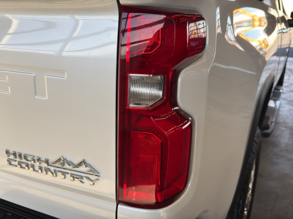 2023 Chevrolet Silverado High Country