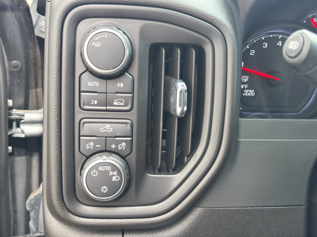 2023 Chevrolet Silverado Custom
