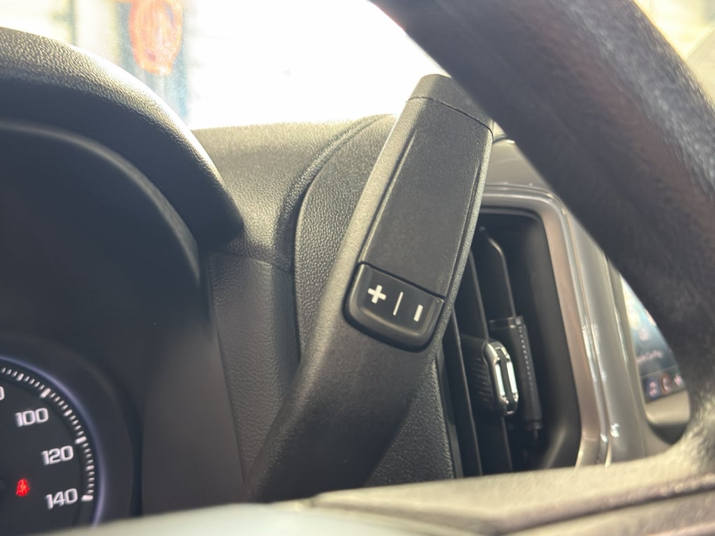 2025 Chevrolet Silverado Custom