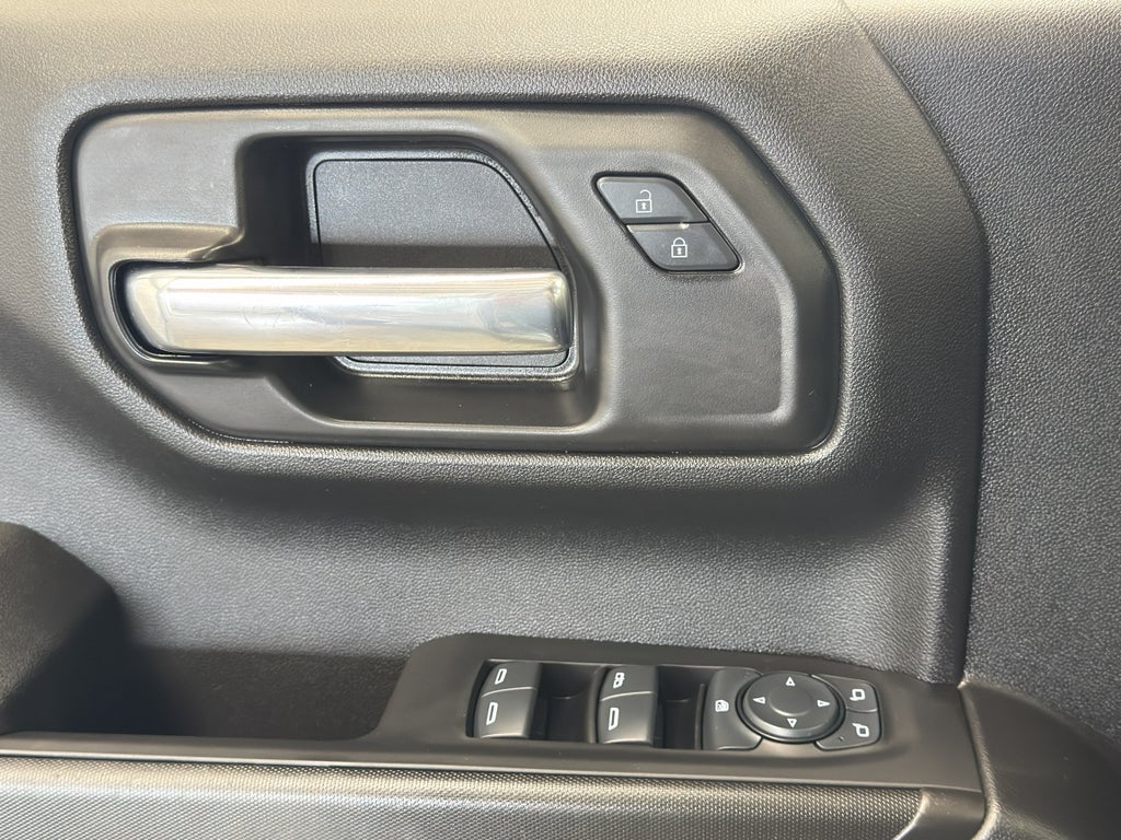 2025 Chevrolet Silverado Custom