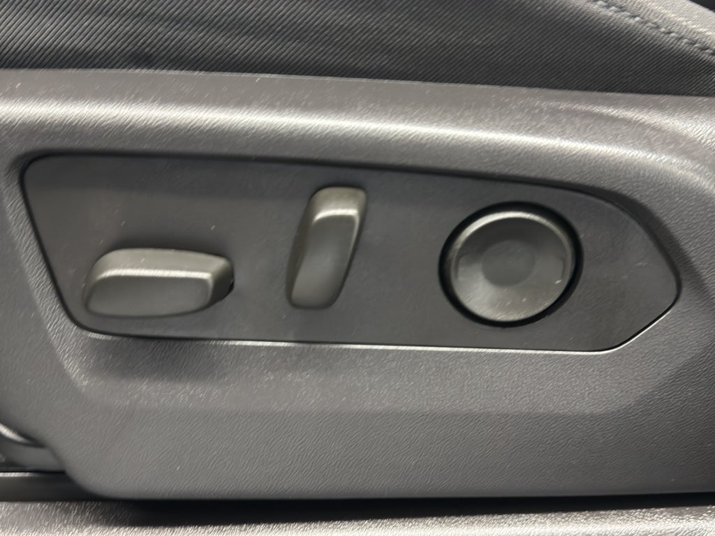 2025 Chevrolet Silverado Custom