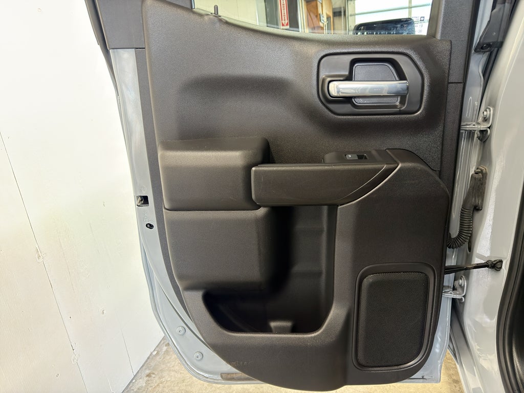 2025 Chevrolet Silverado Custom