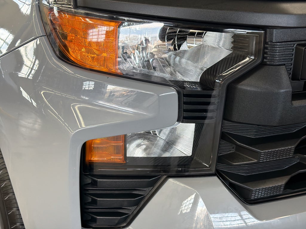 2025 Chevrolet Silverado Custom