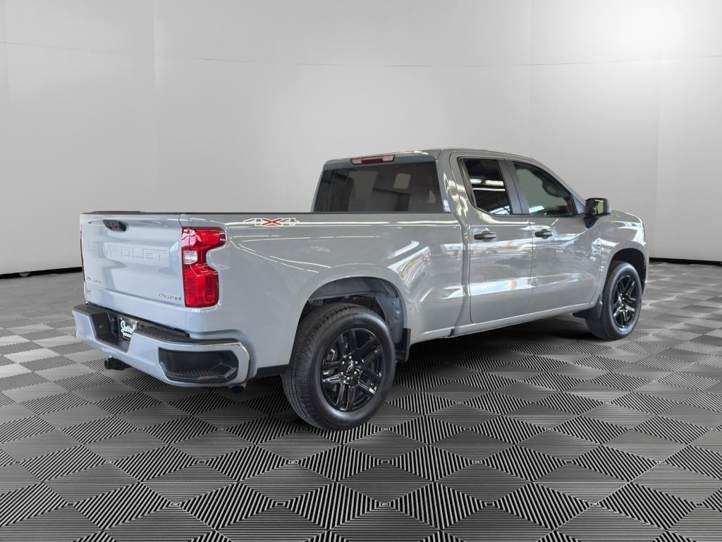 2025 Chevrolet Silverado Custom