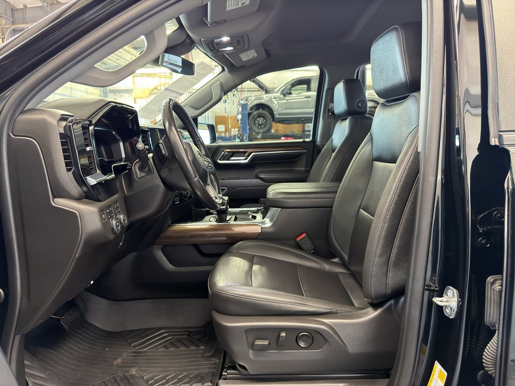 2023 Chevrolet Silverado RST