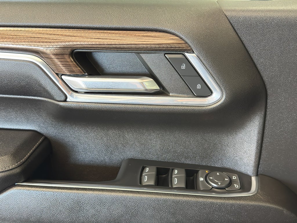 2023 Chevrolet Silverado RST