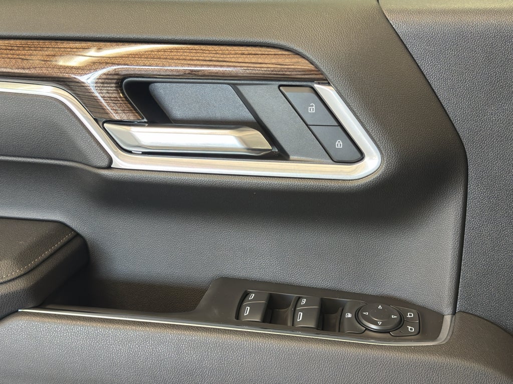 2025 Chevrolet Silverado LT