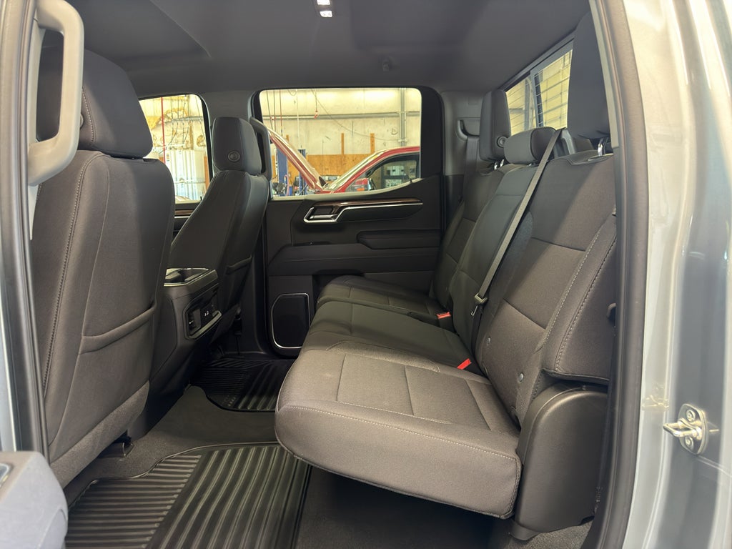 2025 Chevrolet Silverado LT