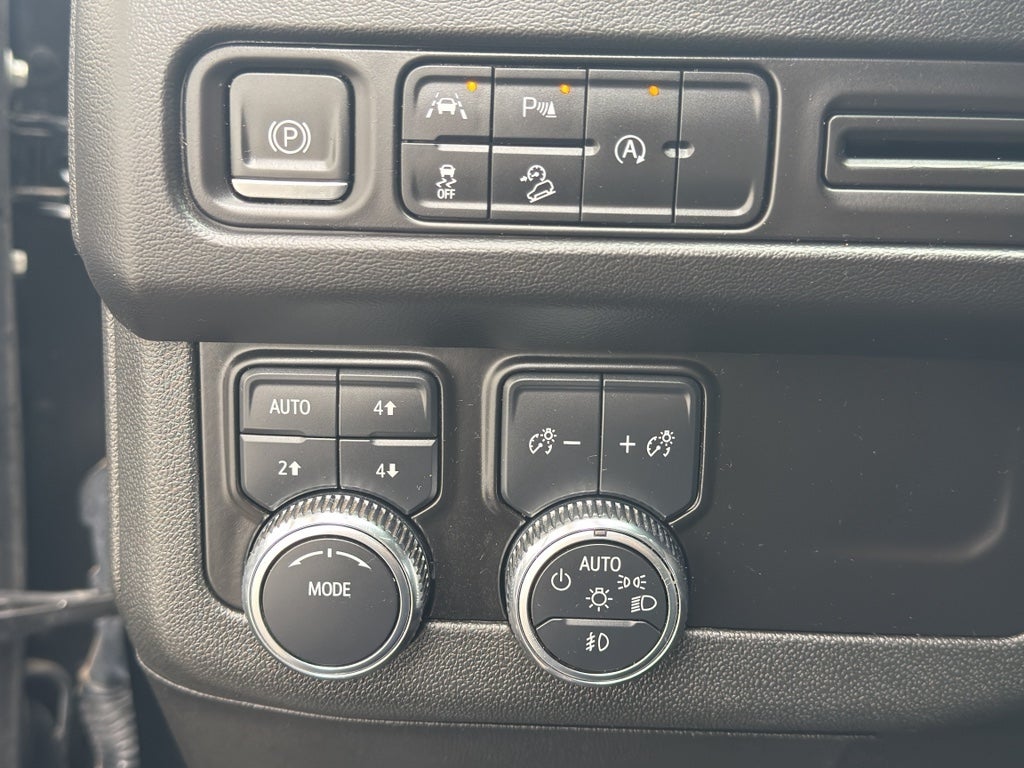 2023 GMC Yukon XL AT4