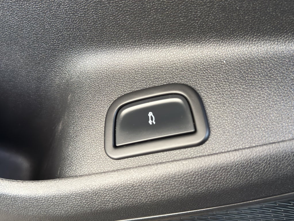 2025 Chevrolet Traverse AWD LT