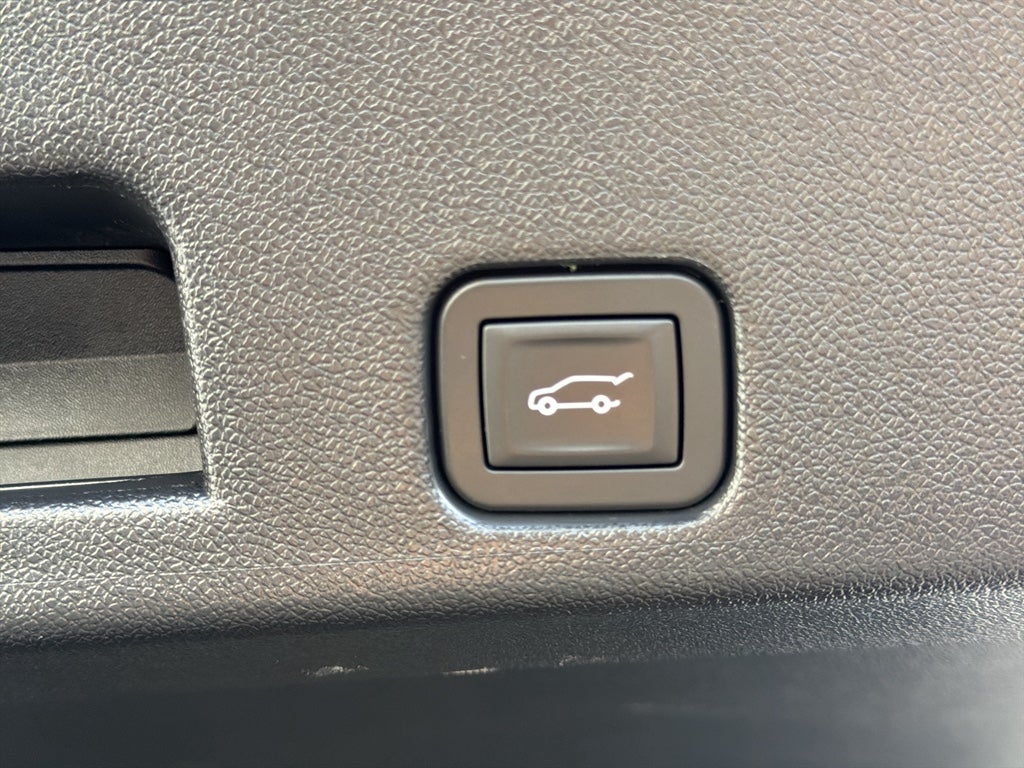 2025 Chevrolet Traverse AWD LT