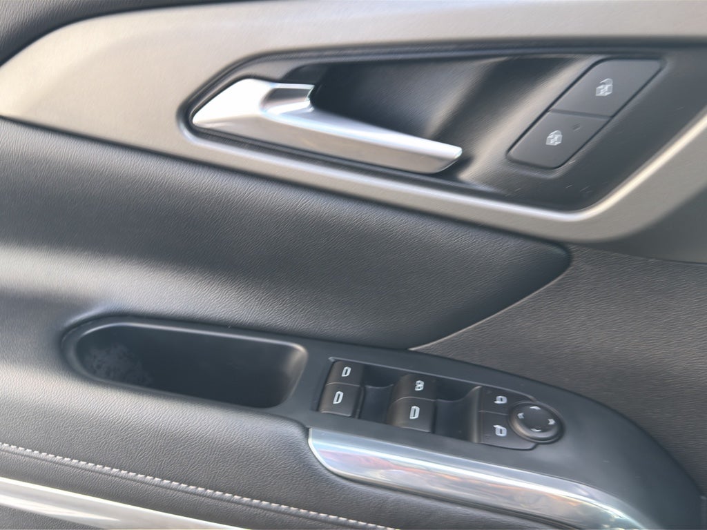 2025 Chevrolet Traverse AWD LT