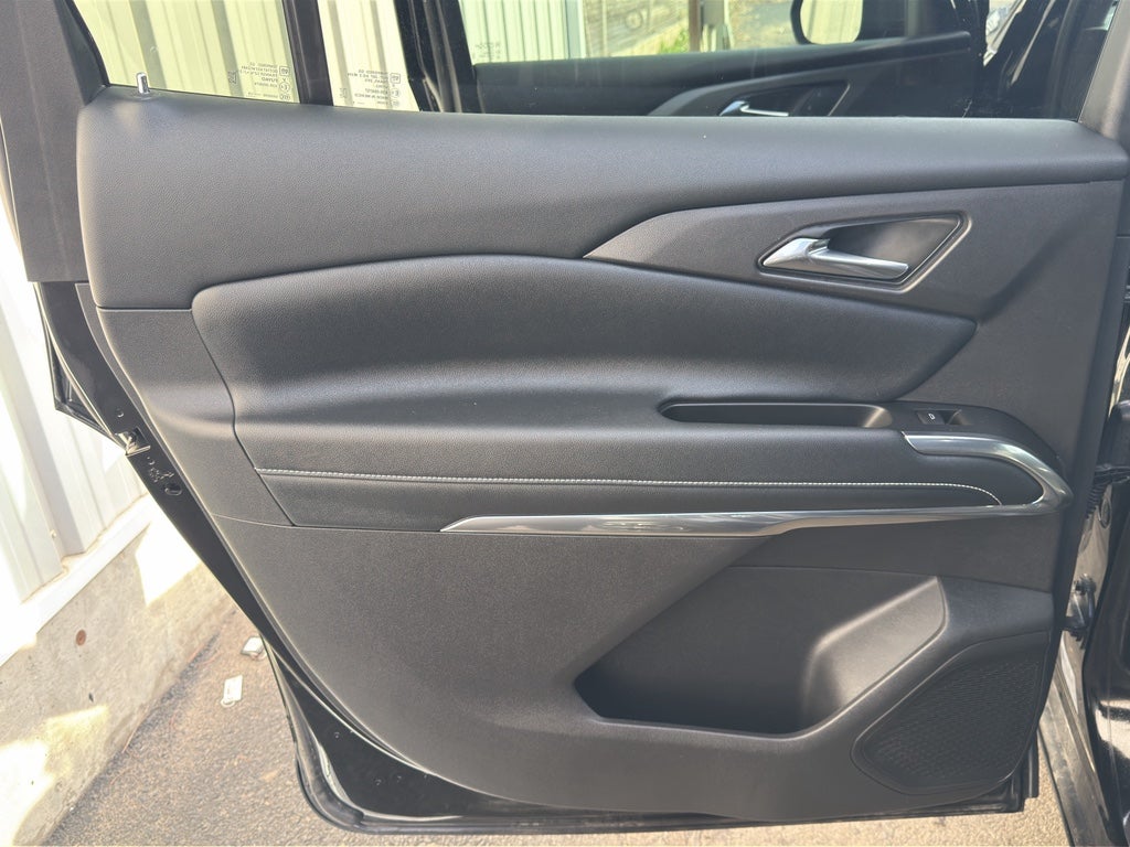 2025 Chevrolet Traverse AWD LT