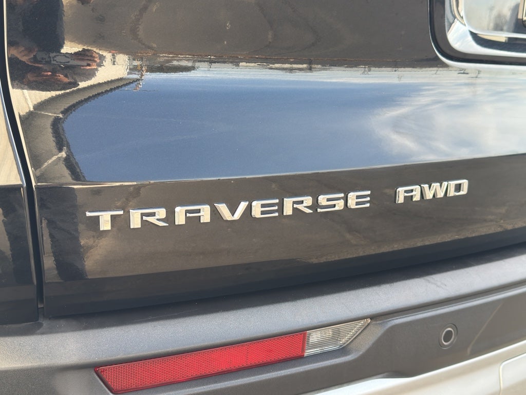 2025 Chevrolet Traverse AWD LT