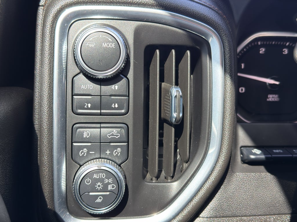 2023 GMC Sierra AT4