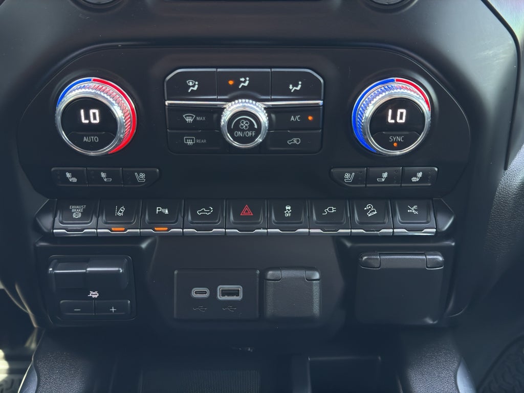 2023 GMC Sierra AT4