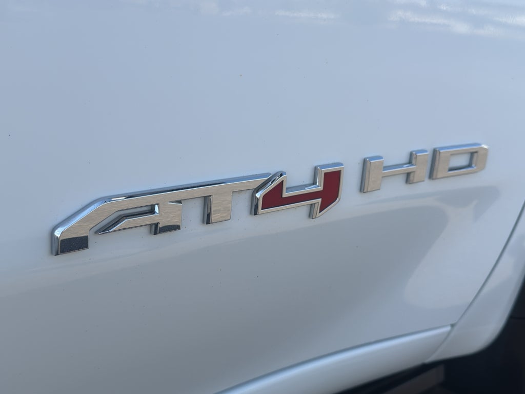 2023 GMC Sierra AT4