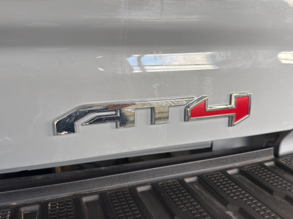 2024 GMC Sierra AT4