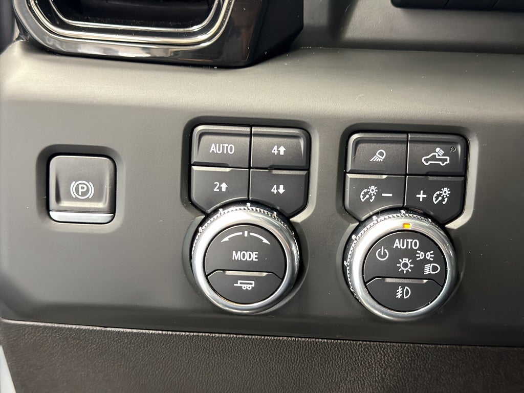 2024 GMC Sierra AT4