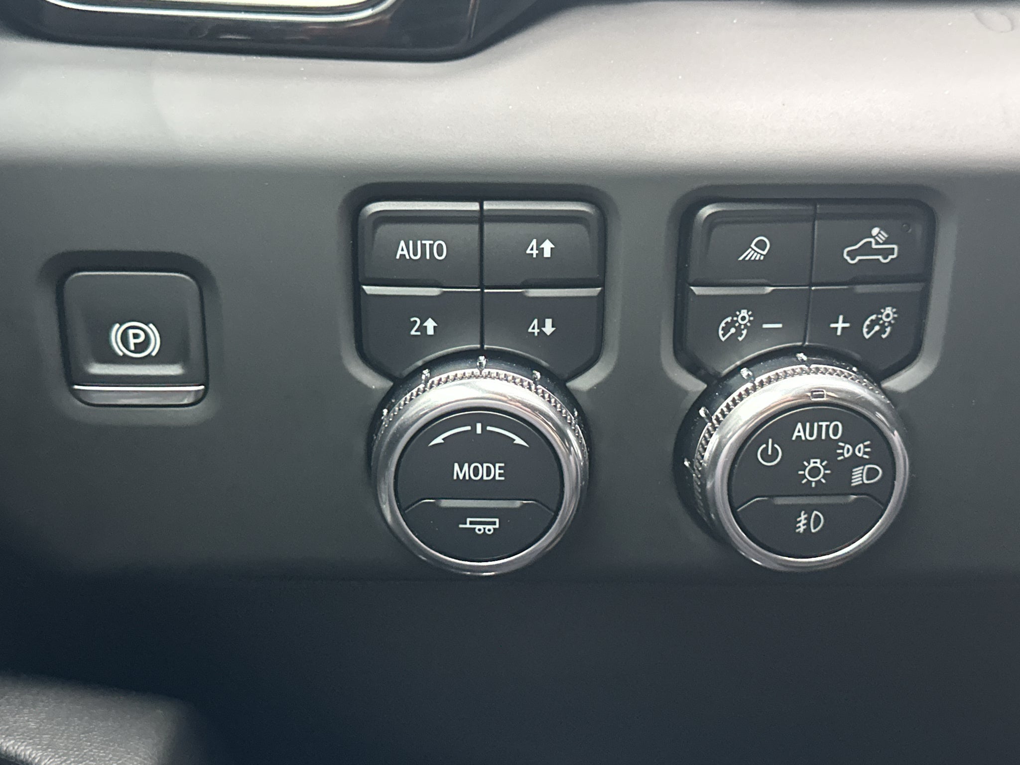 2024 GMC Sierra AT4