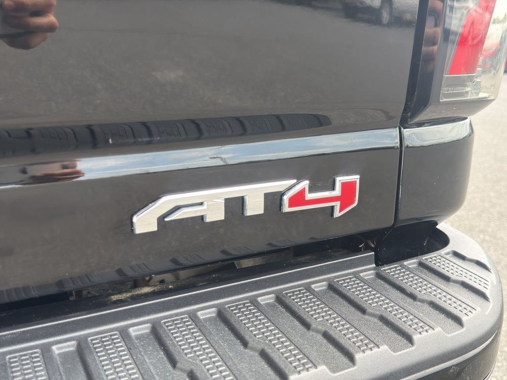 2024 GMC Sierra AT4