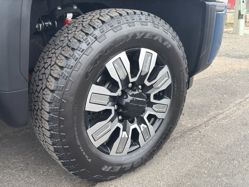 2025 GMC Sierra Denali