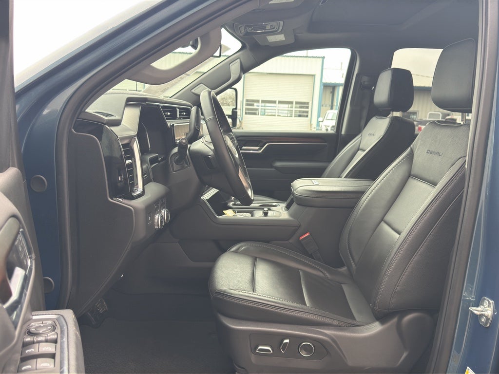 2025 GMC Sierra Denali