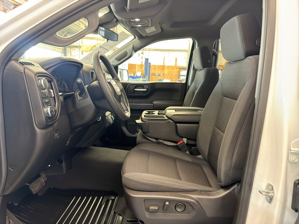 2024 GMC Sierra Pro