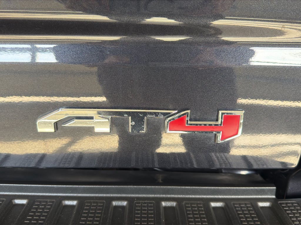 2024 GMC Sierra AT4