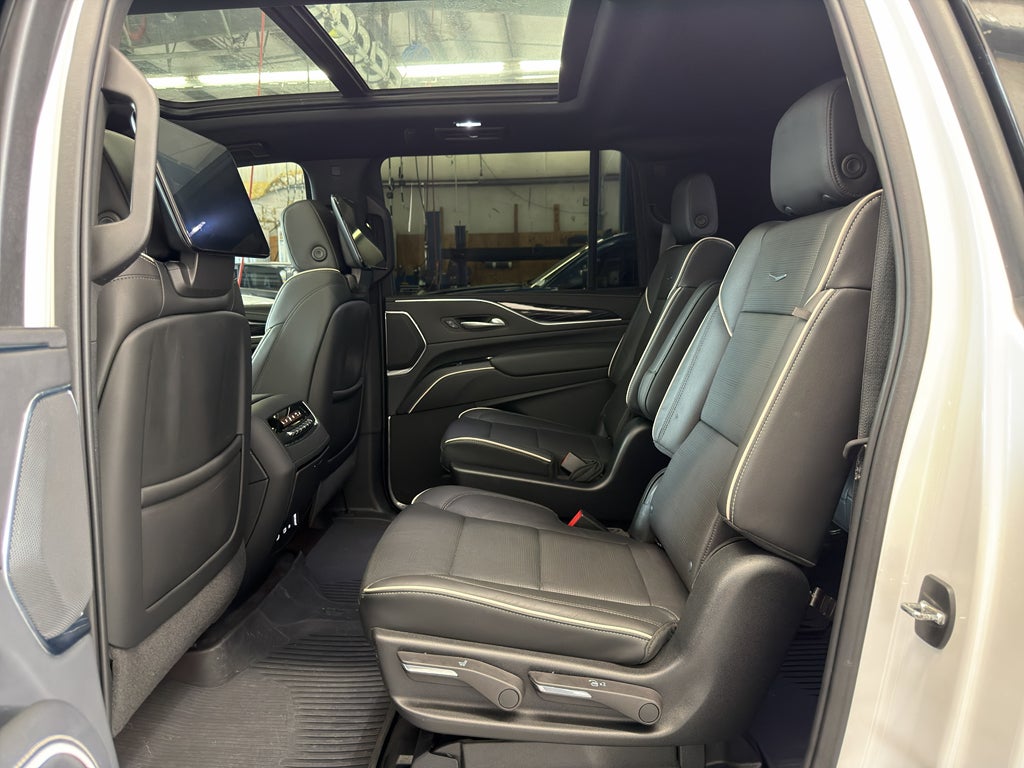 2023 Cadillac Escalade ESV 4WD Sport