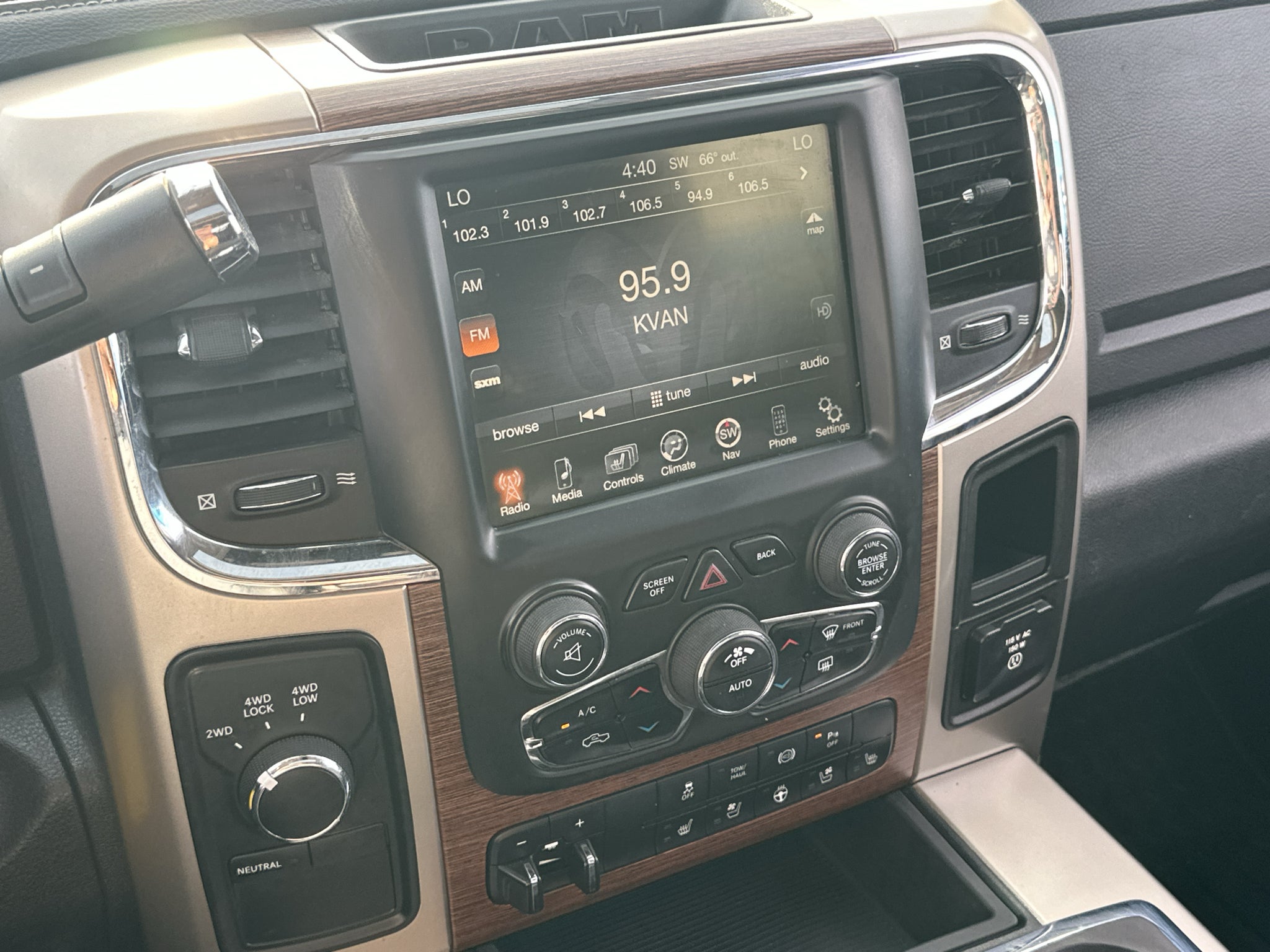 2014 RAM 3500 Laramie