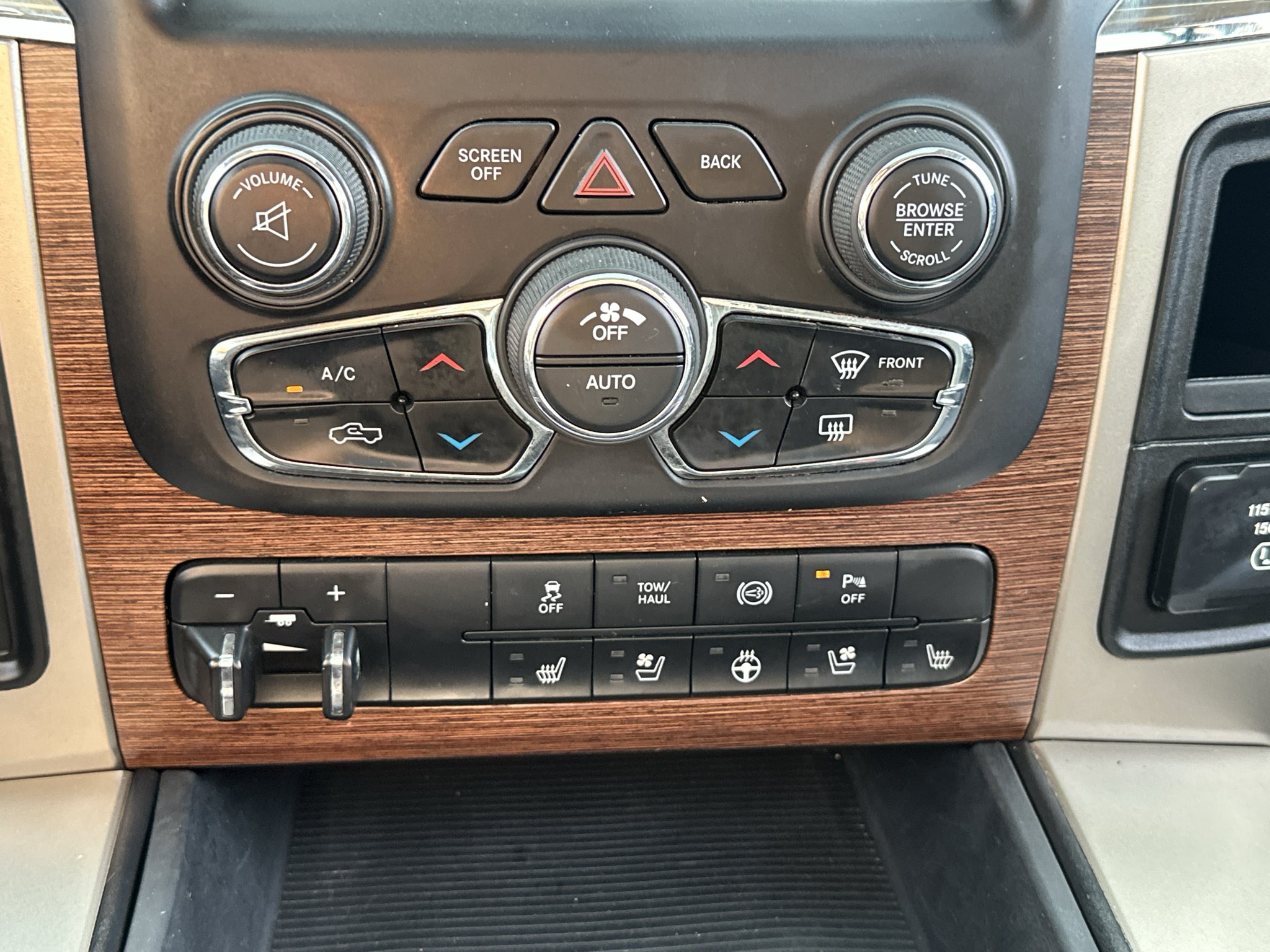 2014 RAM 3500 Laramie