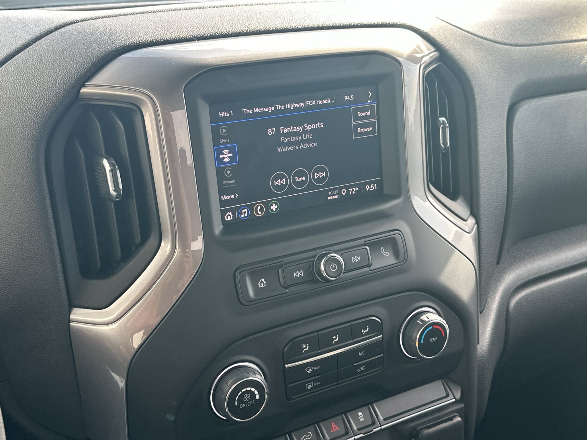 2024 Chevrolet Silverado Custom