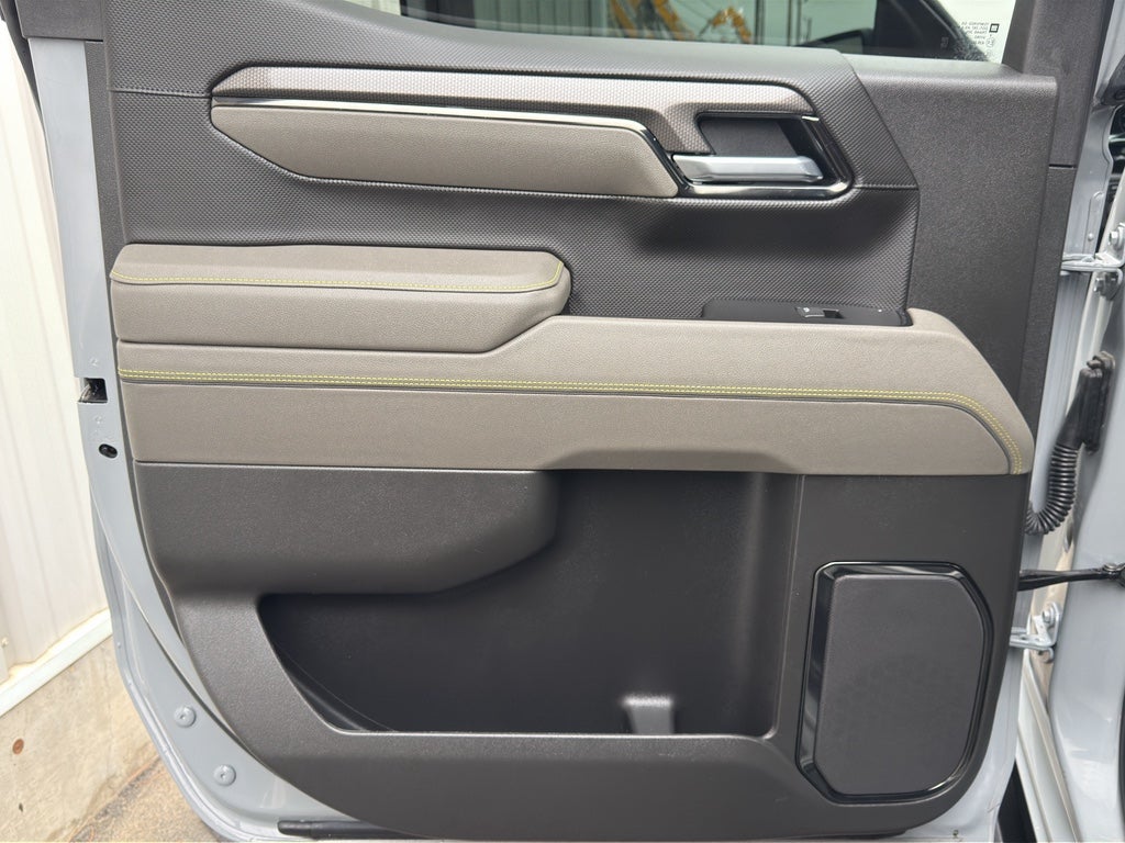 2025 Chevrolet Silverado ZR2