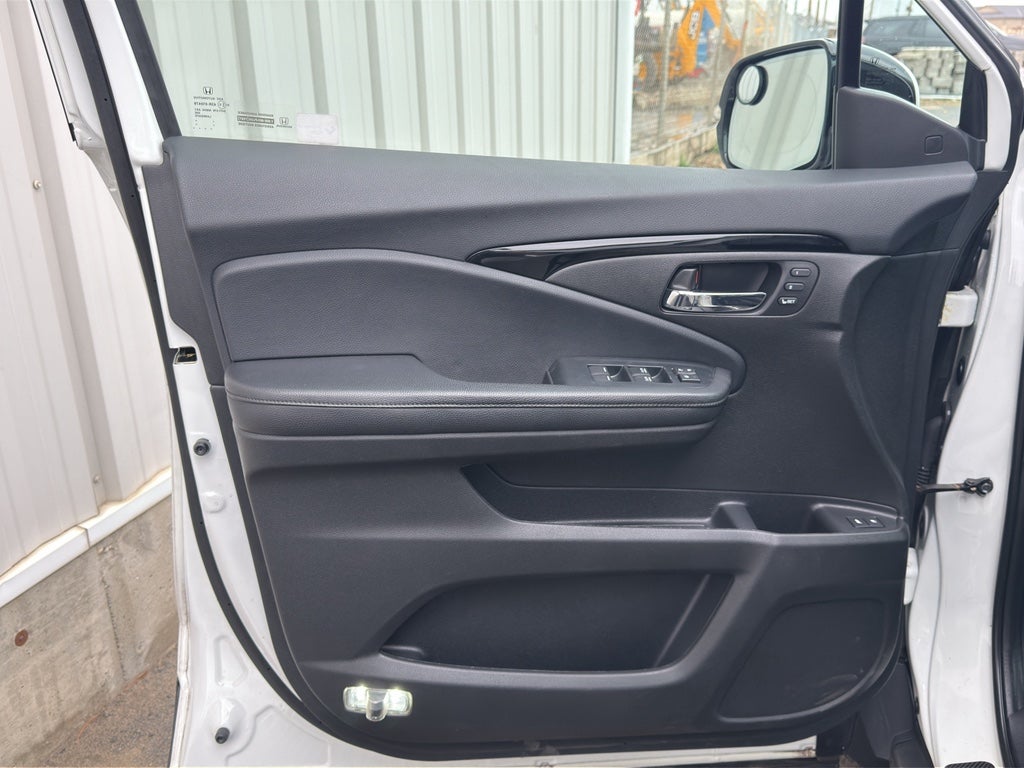 2020 Honda Pilot Touring 8-Passenger