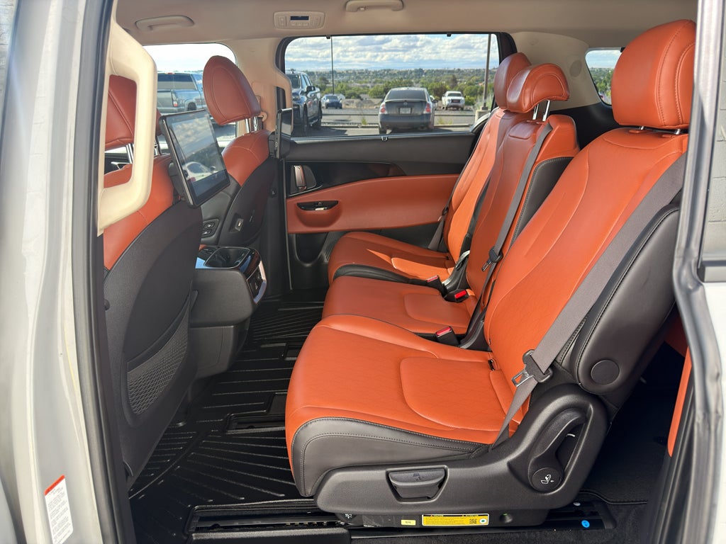 2024 Kia Carnival SX