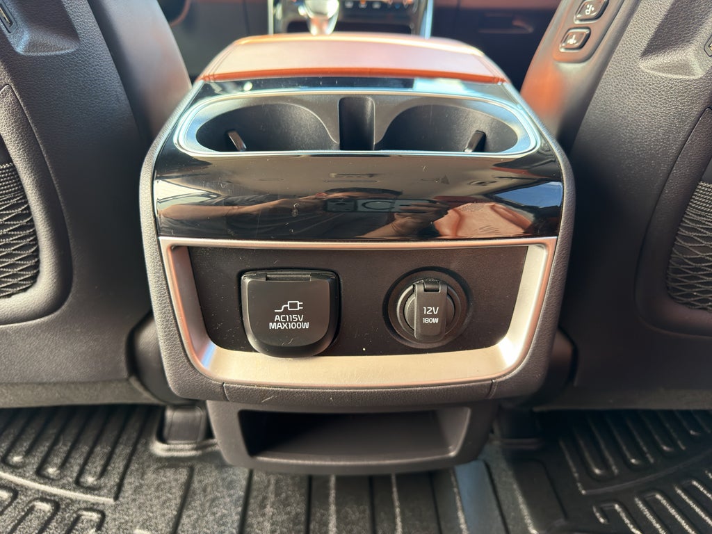 2024 Kia Carnival SX