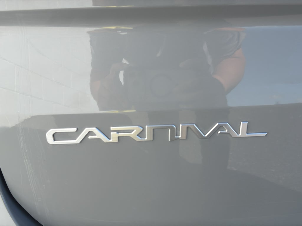 2024 Kia Carnival SX