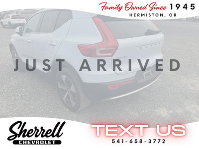 2024 Volvo XC40 Plus Bright Theme