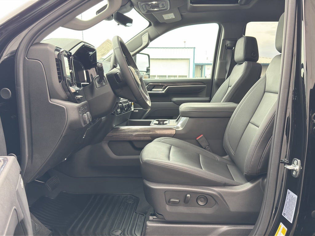 2025 Chevrolet Silverado 3500 HD LTZ